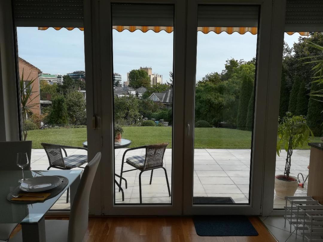 Homy Apartment In Buda, With Safe Garage And Terrace Будапеща Екстериор снимка
