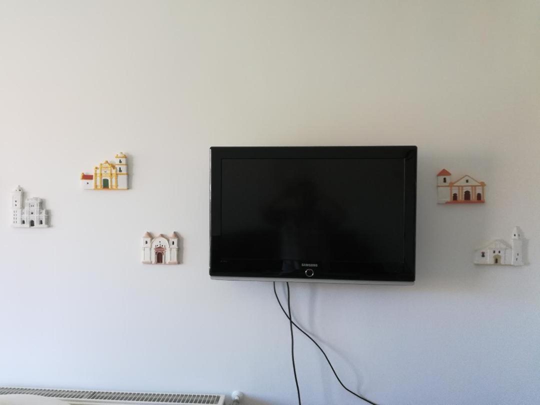 Homy Apartment In Buda, With Safe Garage And Terrace Будапеща Екстериор снимка